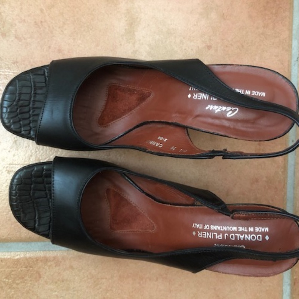 Donald Pliner Couture black shoes